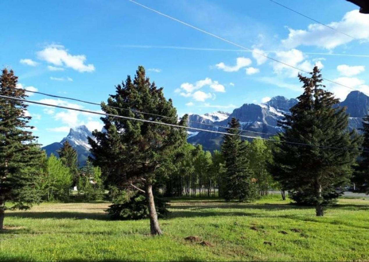 Akai Motel Canmore Kültér fotó
